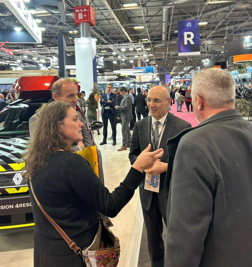 وزير الداخلية يزور معرض milipol paris2025