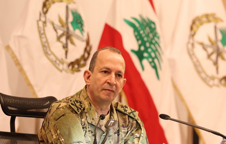 اجتماع قائد الجيش مع أركان القيادة وقادة الوحدات والأفواج العملانية