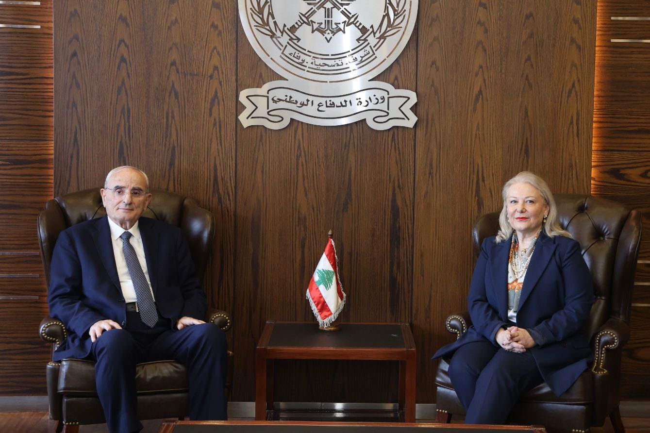 وزير الدفاع استقبل السفيرة اليونانية التي أعلنت وقوف بلادها إلى جانب لبنان.