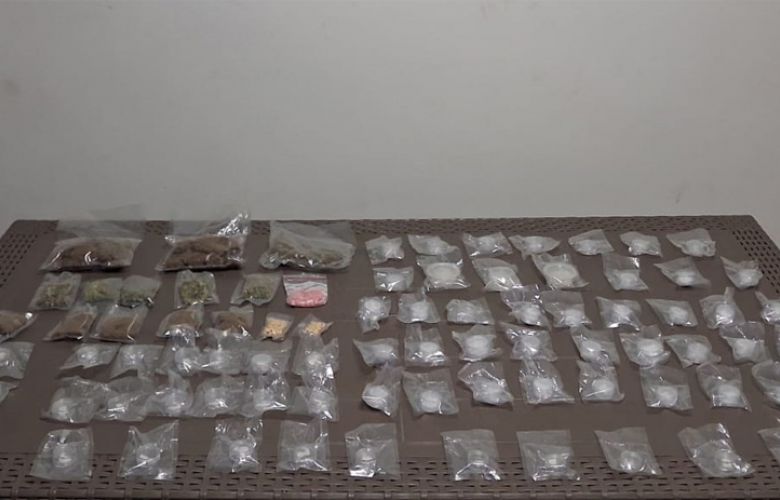 الجيش يوقف شخصَين لتعاطيهما المخدرات وترويجها ومواطنَين لإطلاقهما النار