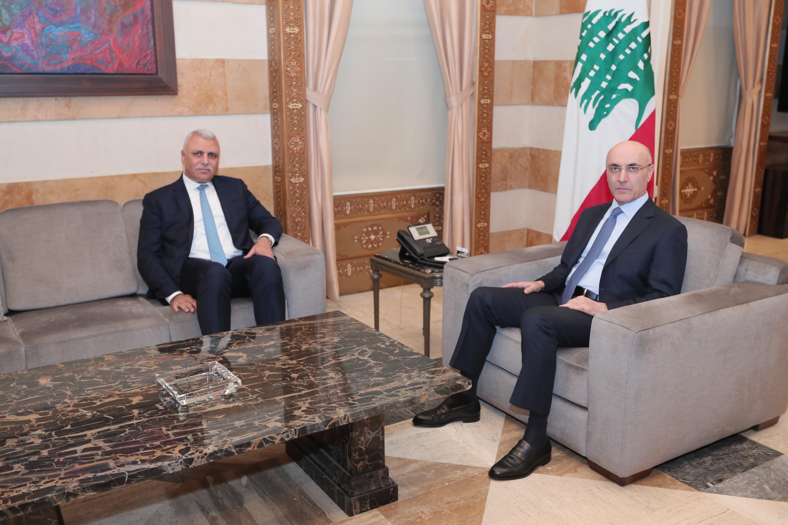 وزير الداخلية في لقائه مع شقير يتناول خدمة البصمة البيومتريه للمغتربين اللبنانيين