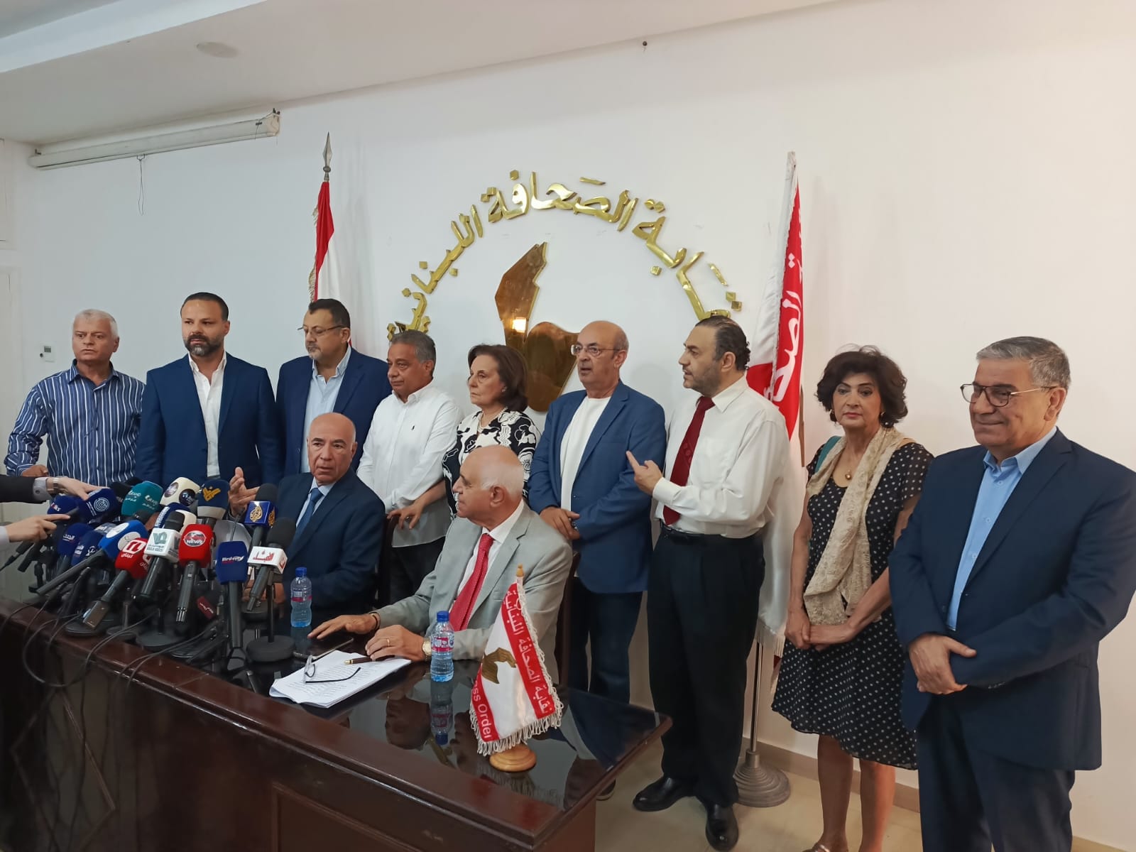 نقابتا الصحافة والمحررين ترفضان قانون الإعلام الجديد.