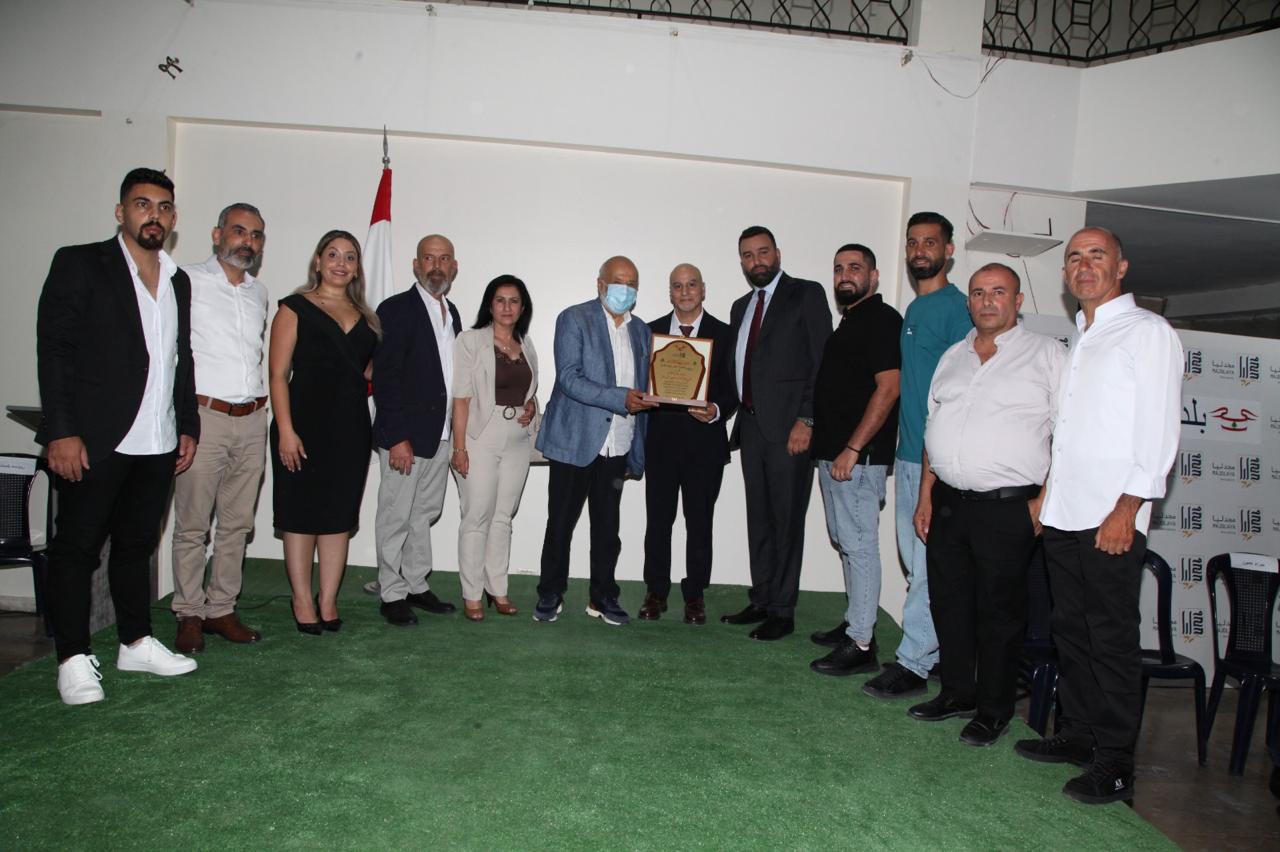 بلدية مجدليا تكرم رئيس بلديتها السابق.